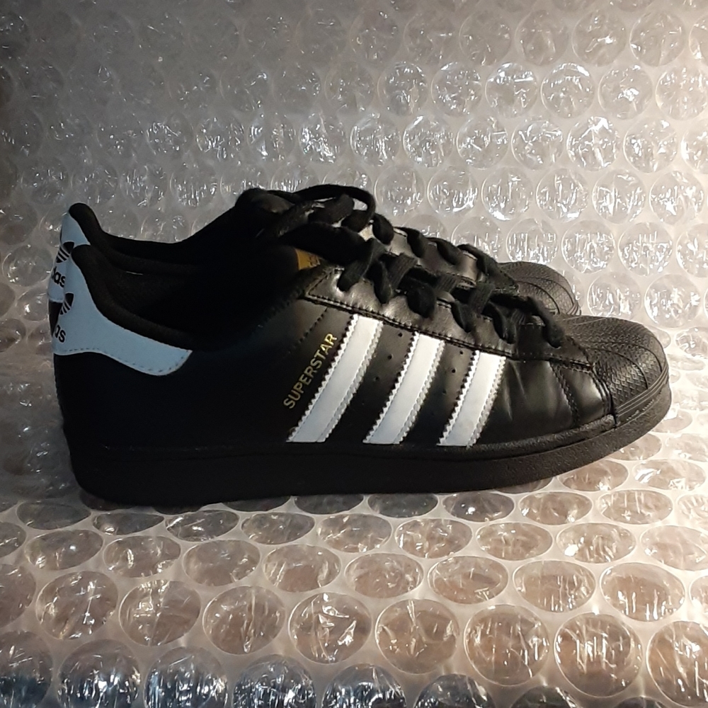 Adidas superstars